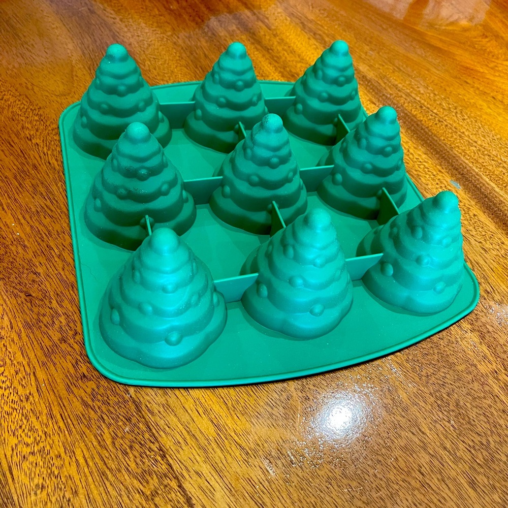 Wilton Silicon Christmas Tree mold